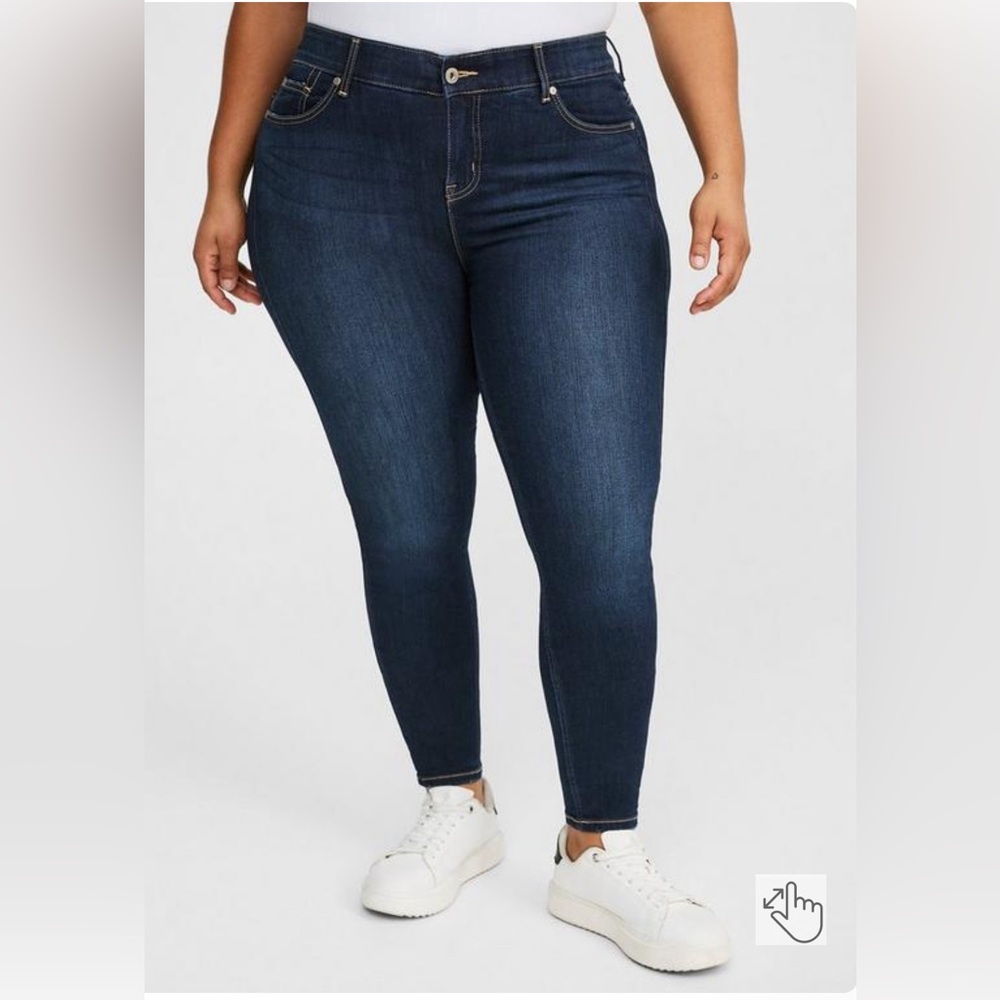 NWT TORRID Bombshell Skinny Premium Stretch High-Rise Jean - Picture 2 of 6